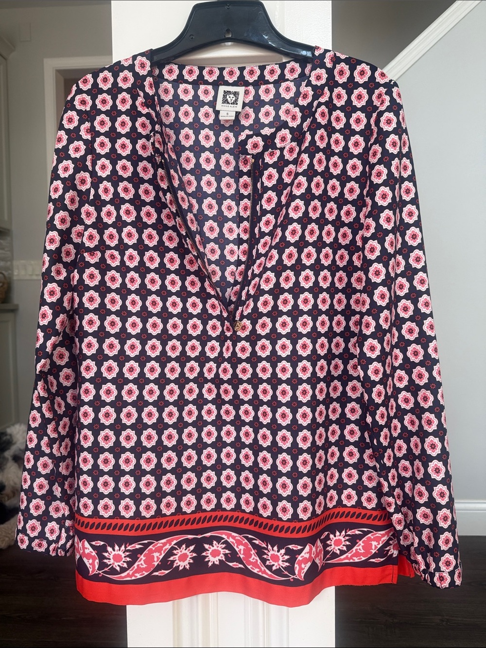 Anne Klein NWOT Navy With Pink Orange Floral Tunic Small
